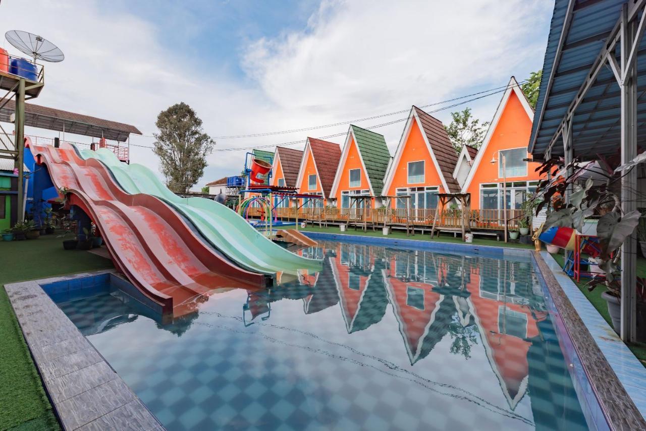 Reddoorz Resort Syariah @ Jaya Tirta Abadi Purwakarta Εξωτερικό φωτογραφία