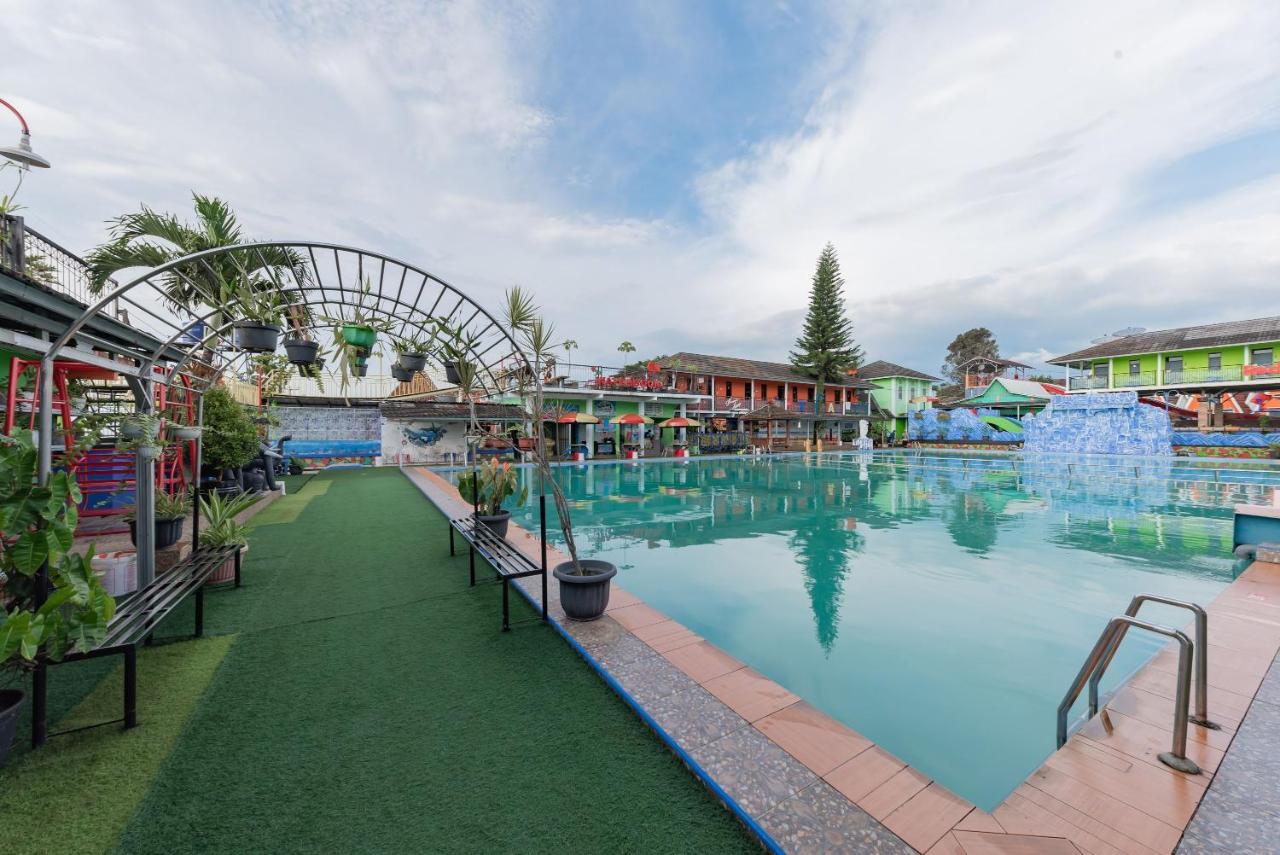 Reddoorz Resort Syariah @ Jaya Tirta Abadi Purwakarta Εξωτερικό φωτογραφία