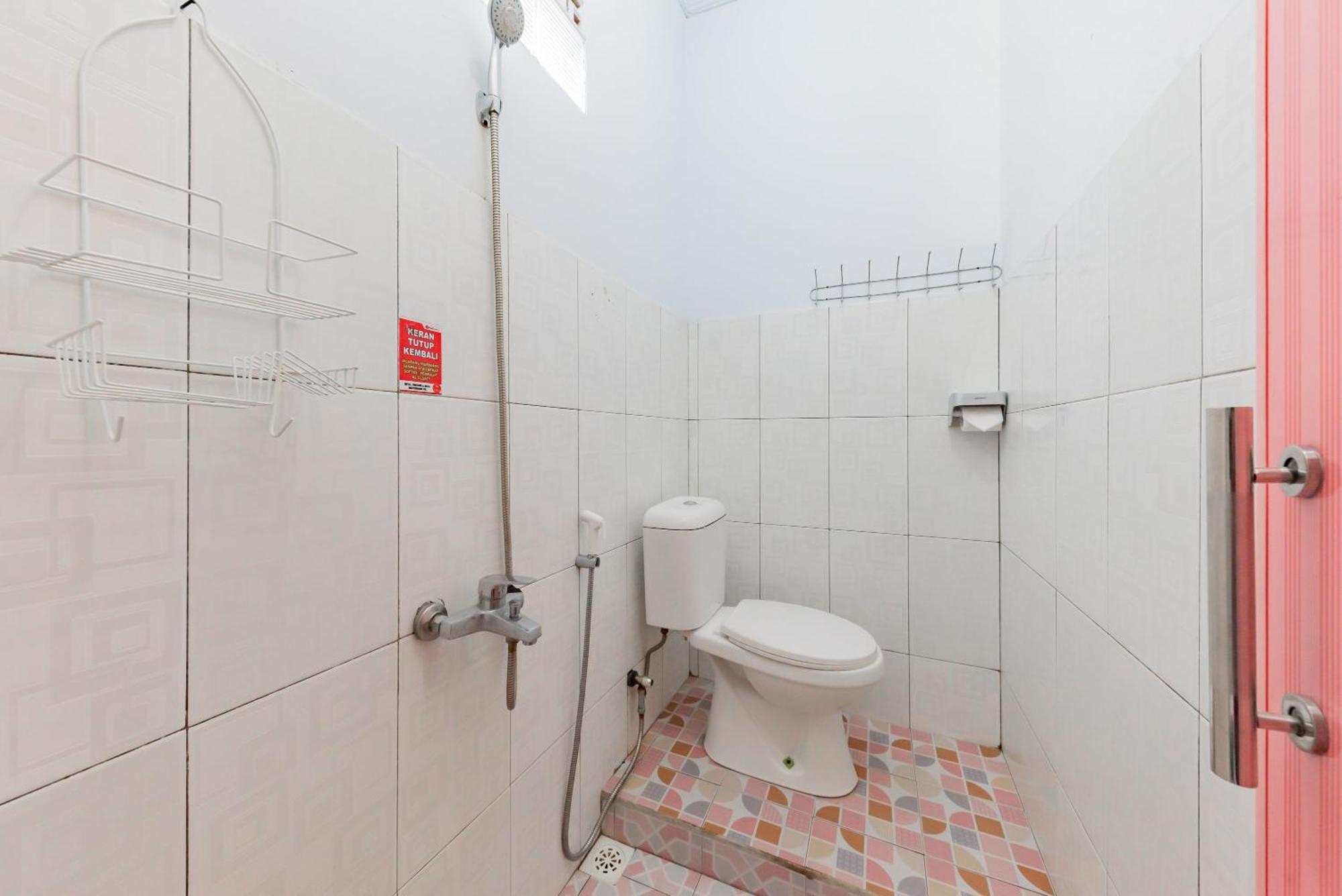Reddoorz Resort Syariah @ Jaya Tirta Abadi Purwakarta Δωμάτιο φωτογραφία